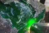 Tham gia livestream cắt đá tìm ngọc, một phụ nữ mất gần 300 triệu đồng