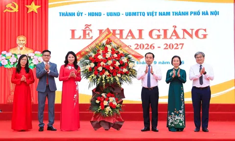 Rạng rỡ nụ cười thu trong ngày hội khai trường ở THCS Trần Duy Hưng
