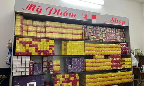 Phú Yên: Phát hiện hàng chục nghìn sản phẩm mỹ phẩm 'trôi nổi'