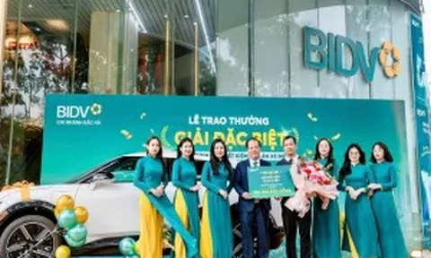 BIDV trao giải ô tô 850 triệu đồng cho khách hàng