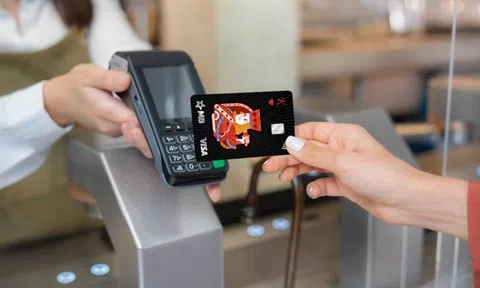 Xu hướng thẻ ngân hàng mới - Không số, không tên, không giới hạn