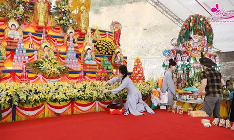 Lời kinh vang vọng giữa núi rừng tĩnh mịch: Mailisa khởi đầu 40 mái ấm bằng một chữ TÂM