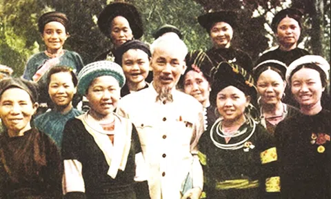 BÁC HỒ KÍNH YÊU