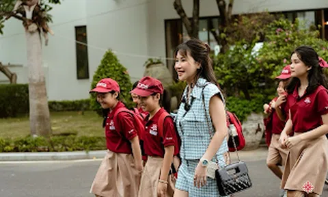 Ê-kíp xịn sò tổ chức sự kiện ‘Trải nghiệm Văn hóa – Nghệ thuật cùng hoạ sĩ Đặng Thanh Huyền’