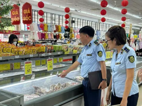 Tăng cường kiểm tra, không để xảy ra tình trạng găm hàng tăng giá trong bão số 3 Yagi