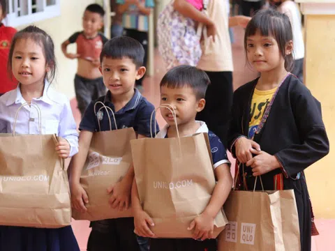 UNIQLO Việt Nam đóng góp 1 tỷ đồng và 9.000 bộ trang phục cho các trường học các tỉnh Miền Bắc