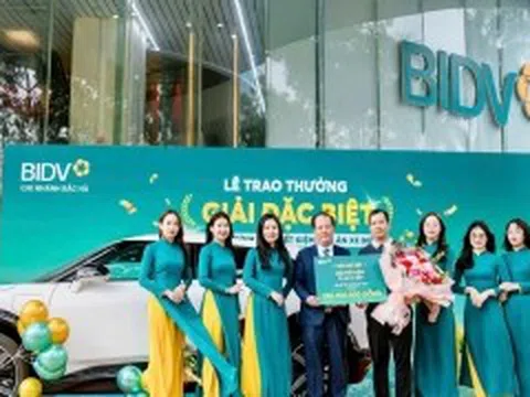 BIDV trao giải ô tô 850 triệu đồng cho khách hàng