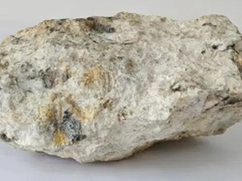 Trung Quốc phát hiện và phát triển nguồn thạch anh độ tinh khiết cao