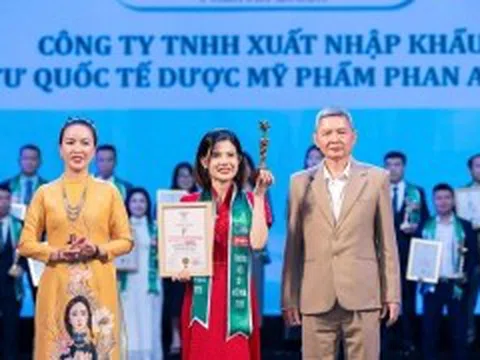 Phan An Green tự hào nhận giải thưởng vàng thương hiệu số 1 Việt Nam