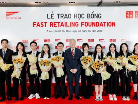 Fast Retailing tiếp tục trao tặng học bổng toàn phần cho học sinh Việt Nam năm thứ ba liên tiếp