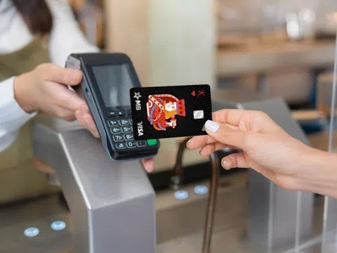 Xu hướng thẻ ngân hàng mới - Không số, không tên, không giới hạn