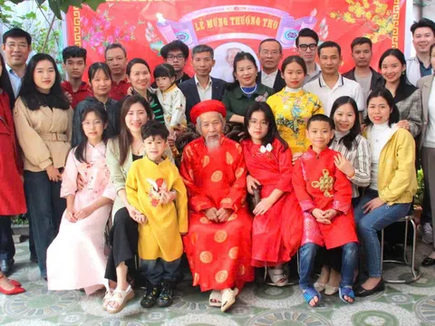 Đại gia đình trí thức văn hóa tiêu biểu tại Việt Nam: 3 thế hệ đều đỗ đạt cao