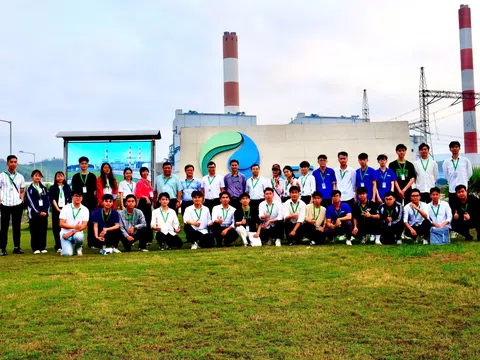 Lễ trao học bổng và tham quan Nhà máy Nhiệt điện Mông Dương 2