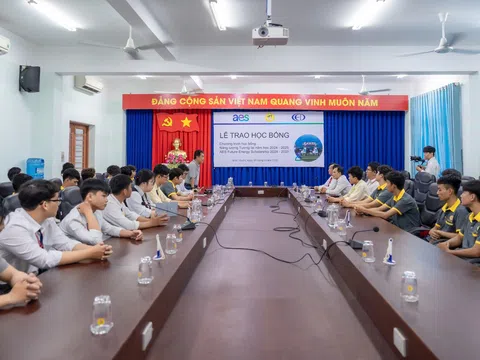 Sinh viên ĐH Phan Thiết nhận học bổng Năng lượng tương lai năm 2025