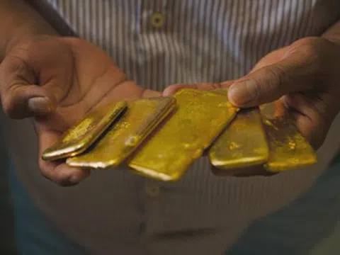 Ngày 9/9: Vàng thế giới tiếp tục giảm sâu trước áp lực đồng USD tăng giá