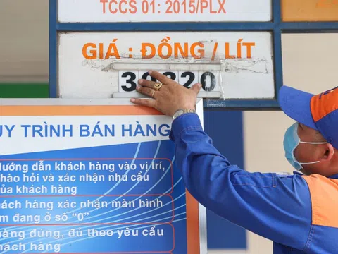 Đề nghị giảm thuế bảo vệ môi trường để hạ nhiệt giá xăng