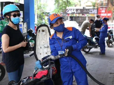 Bộ Công Thương đề xuất giải pháp giảm giá xăng dầu