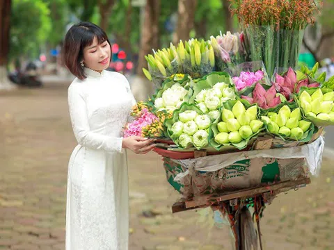 Á hậu Lê Kim Phượng tri ân thầy cô nhân ngày 20/11