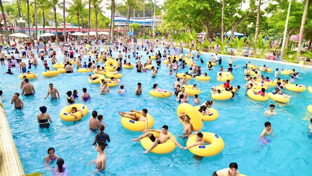 Công viên Nước Hồ Tây mở cửa mùa hè 2026 với giá vé ưu đãi 98.000 đồng